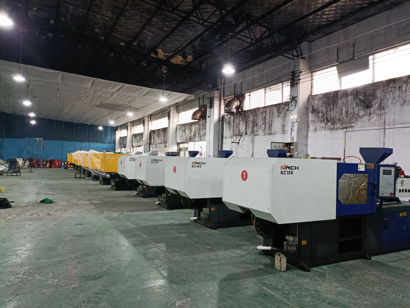 Artificial plant wall production hall